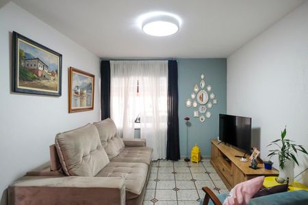 Casa à venda com 140m², 2 quartos e 2 vagasSala