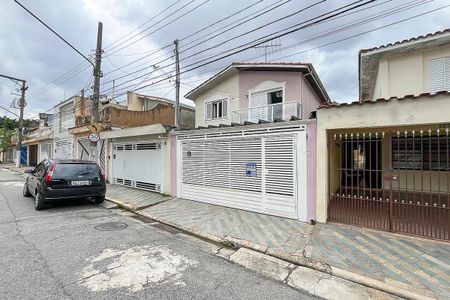 Casa à venda com 140m², 2 quartos e 2 vagasFachada + plaquinha