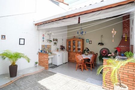 Casa à venda com 140m², 2 quartos e 2 vagasQuintal e área de serviço