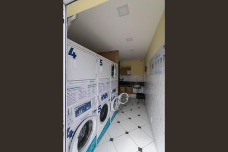Apartamento à venda com 42m², 2 quartos e 1 vaga Apartamento à venda com 42m², 2 quartos e 1 vagaÁrea comum - Lavanderia