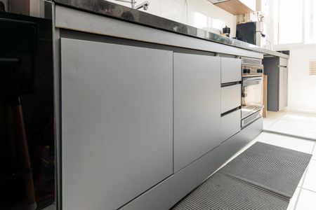 Apartamento à venda com 42m², 2 quartos e 1 vaga Apartamento à venda com 42m², 2 quartos e 1 vagaCozinha - Armários