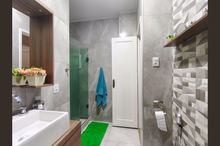 Apartamento à venda com 90m², 2 quartos e 1 vagaBanheiro Corredor