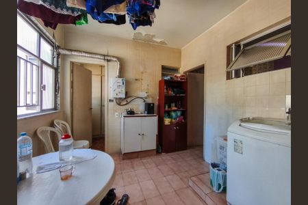 Apartamento à venda com 127m², 3 quartos e 1 vagaÁrea de Serviço