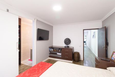 Casa à venda com 275m², 3 quartos e 4 vagasSuíte 1