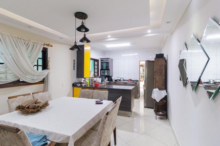 Casa à venda com 275m², 3 quartos e 4 vagasSala