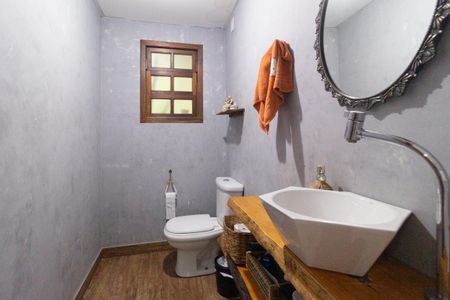 Casa à venda com 275m², 3 quartos e 4 vagasLavabo