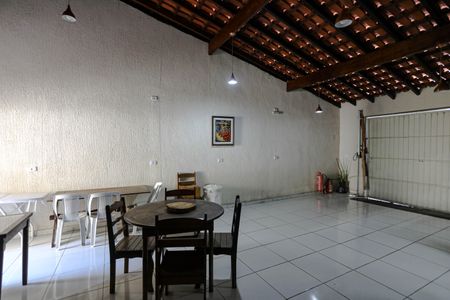 Casa para alugar com 100m², 3 quartos e 1 vagaSalão de Festas