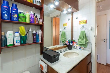 Apartamento à venda com 98m², 2 quartos e 1 vagaBanheiro Suíte