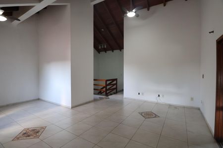 Casa para alugar com 280m², 5 quartos e 2 vagasSótão
