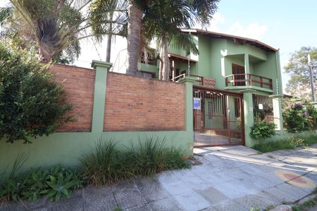 Casa para alugar com 280m², 5 quartos e 2 vagasFachada