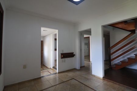 Casa para alugar com 280m², 5 quartos e 2 vagasSala 1