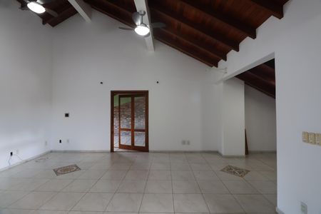 Casa para alugar com 280m², 5 quartos e 2 vagasSótão