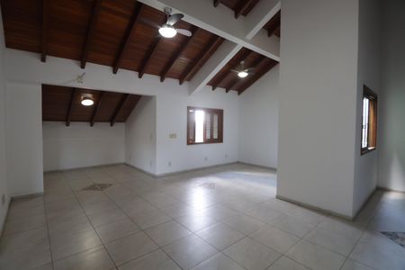 Casa para alugar com 280m², 5 quartos e 2 vagasSótão