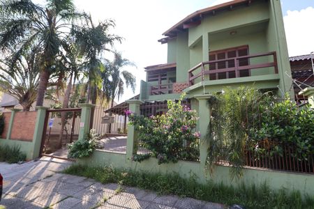 Casa para alugar com 280m², 5 quartos e 2 vagasFachada