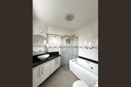 Apartamento à venda com 85m², 2 quartos e 2 vagas Apartamento à venda com 85m², 2 quartos e 2 vagasBanheiro da Suíte