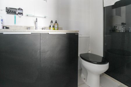 Apartamento à venda com 63m², 2 quartos e 1 vaga Apartamento à venda com 63m², 2 quartos e 1 vagaBanheiro