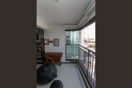 Apartamento à venda com 63m², 2 quartos e 1 vaga Apartamento à venda com 63m², 2 quartos e 1 vagaVaranda