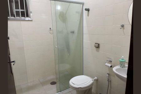 Apartamento para alugar com 81m², 2 quartos e 1 vaga Apartamento para alugar com 81m², 2 quartos e 1 vagaBanheiro