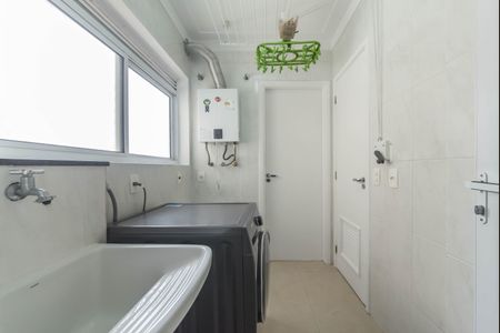 Apartamento à venda com 127m², 3 quartos e 3 vagas Apartamento à venda com 127m², 3 quartos e 3 vagasLavanderia