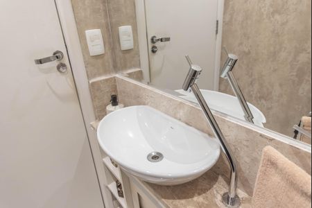 Apartamento à venda com 127m², 3 quartos e 3 vagas Apartamento à venda com 127m², 3 quartos e 3 vagasLavabo