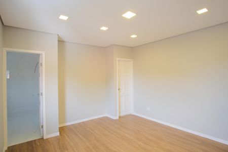 Casa à venda com 280m², 4 quartos e 2 vagasSuíte 3