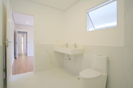 Casa à venda com 280m², 4 quartos e 2 vagasBanheiro da Suíte 1