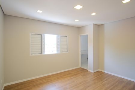 Casa à venda com 280m², 4 quartos e 2 vagasSuíte 3