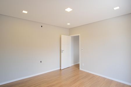 Casa à venda com 280m², 4 quartos e 2 vagasSuíte 1