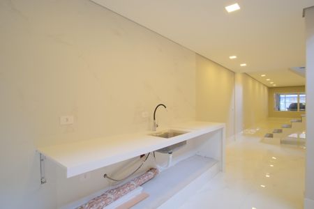 Casa à venda com 280m², 4 quartos e 2 vagasCozinha e Área de Serviço