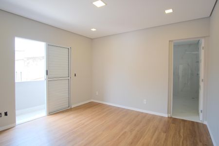 Casa à venda com 280m², 4 quartos e 2 vagasSuíte 1