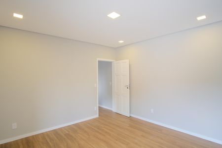 Casa à venda com 280m², 4 quartos e 2 vagasSuíte 2