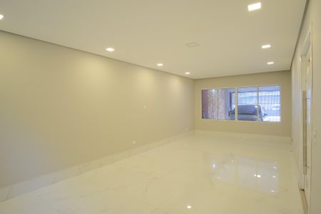 Casa à venda com 280m², 4 quartos e 2 vagasSala