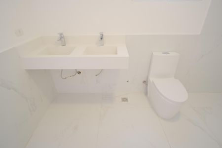 Casa à venda com 280m², 4 quartos e 2 vagasBanheiro da Suíte 1