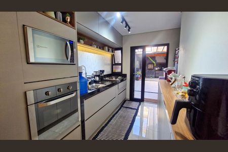 Casa à venda com 110m², 3 quartos e 2 vagasCozinha