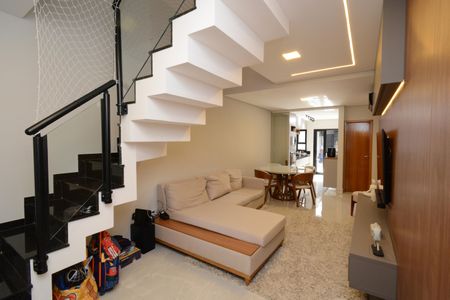 Casa à venda com 110m², 3 quartos e 2 vagasSala
