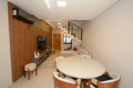 Casa à venda com 110m², 3 quartos e 2 vagasSala