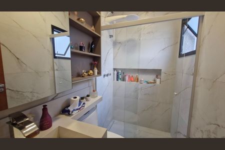 Casa à venda com 110m², 3 quartos e 2 vagasBanheiro da suíte