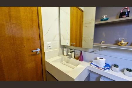 Casa à venda com 110m², 3 quartos e 2 vagasBanheiro da suíte