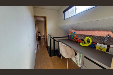 Casa à venda com 110m², 3 quartos e 2 vagasCorredor