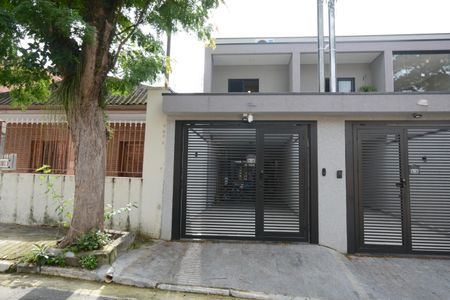 Casa à venda com 110m², 3 quartos e 2 vagasFachada