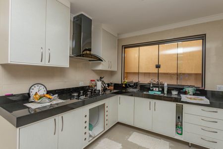 Casa à venda com 360m², 4 quartos e 2 vagasCozinha 