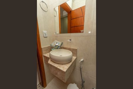 Casa à venda com 360m², 4 quartos e 2 vagasBanheiro da social 1