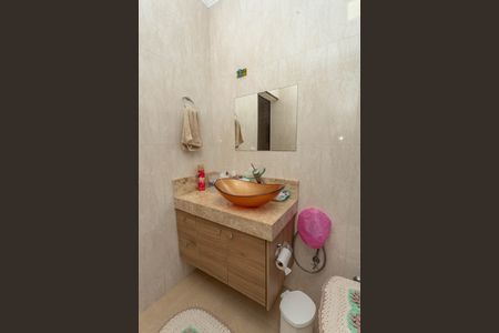Casa à venda com 360m², 4 quartos e 2 vagasBanheiro da suíte 