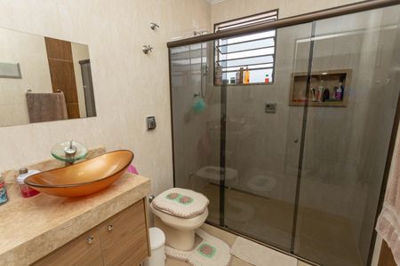 Casa à venda com 360m², 4 quartos e 2 vagasBanheiro da suíte 