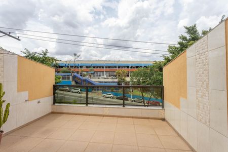 Casa à venda com 360m², 4 quartos e 2 vagasVaranda 
