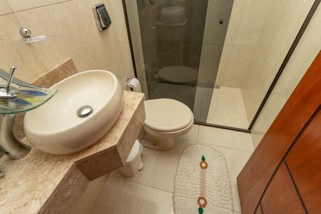 Casa à venda com 360m², 4 quartos e 2 vagasBanheiro da social 1