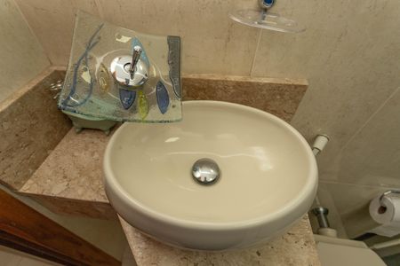 Casa à venda com 360m², 4 quartos e 2 vagasBanheiro da social 1