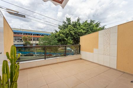 Casa à venda com 360m², 4 quartos e 2 vagasVaranda 