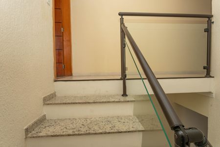 Casa à venda com 360m², 4 quartos e 2 vagasEscada