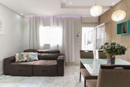 Apartamento à venda com 62m², 2 quartos e 1 vaga Apartamento à venda com 62m², 2 quartos e 1 vagaSala